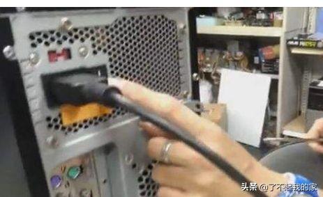 win8开机黑屏怎么回事啊（电脑开机黑屏原因与解决方法）(3)